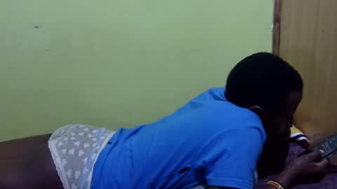 Snapshot of precious_nesh chatting on 19, 10, 2025 precious_nesh online show from 19, 10, 2025