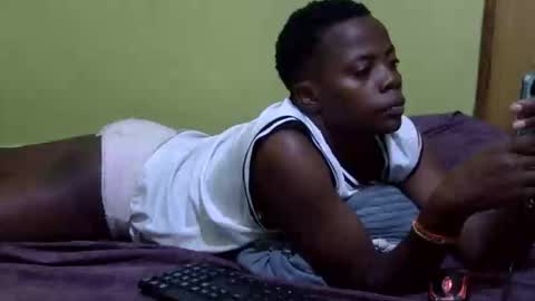 Snapshot of precious_nesh chatting on 19, 12, 2025 precious_nesh online show from 19, 12, 2025