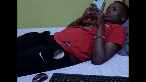 Snapshot of precious_nesh chatting on 21, 12, 2025 precious_nesh online show from 21, 12, 2025