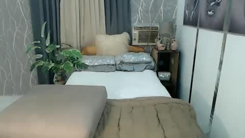 ur hot and wet precious online show from 3, 2, 2026