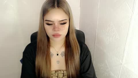 MAXXINE online show from 25, 2, 2025