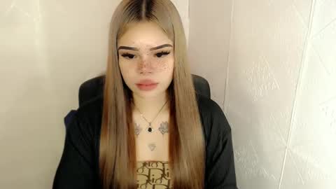 MAXXINE online show from 6, 3, 2025