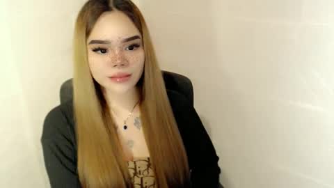 MAXXINE online show from 9, 4, 2026