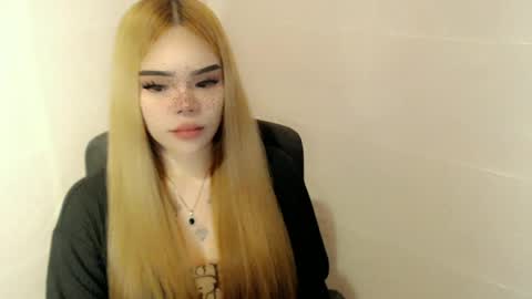 Snapshot of preciousangel69xxx chatting on 14, 6, 2026 MAXXINE online show from 14, 6, 2026