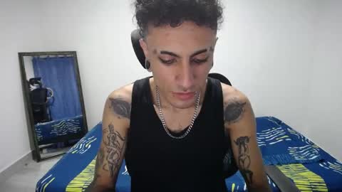 Snapshot of present_the_magic chatting on 5, 6, 2026 Plux online show from 5, 6, 2026