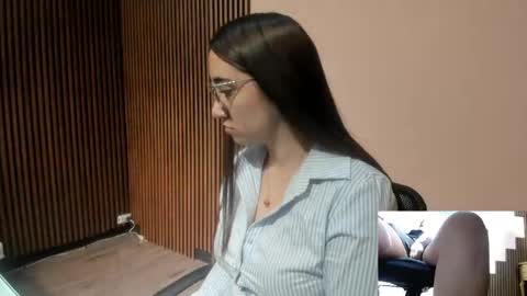 Camila  online show from 13, 4, 2026