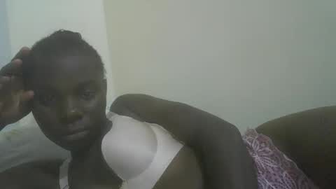 prettiest_doll online show from 15, 12, 2025