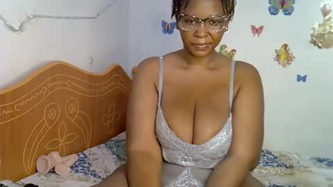 Snapshot of pretty_dey chatting on 3, 11, 2025 pretty_dey online show from 3, 11, 2025