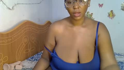 Snapshot of pretty_dey chatting on 25, 11, 2025 pretty_dey online show from 25, 11, 2025