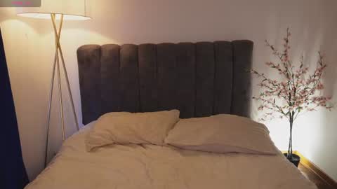 pretty_goddess online show from 23, 6, 2026