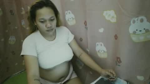 Snapshot of pretty_lyn08 chatting on 24, 4, 2026 pretty_lyn08 online show from 24, 4, 2026