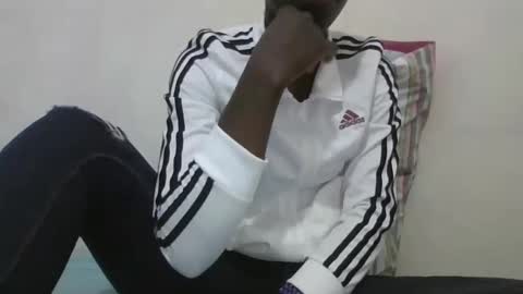 pretty_petite_ebony online show from 17, 12, 2024