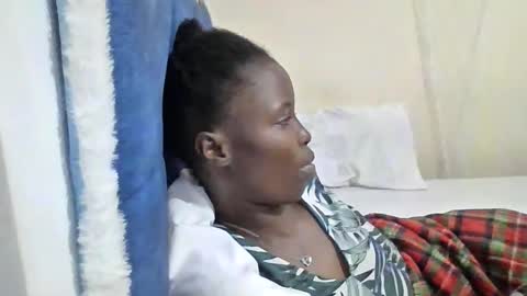 Snapshot of pretty_petite_ebony chatting on 11, 5, 2026 pretty_petite_ebony online show from 11, 5, 2026