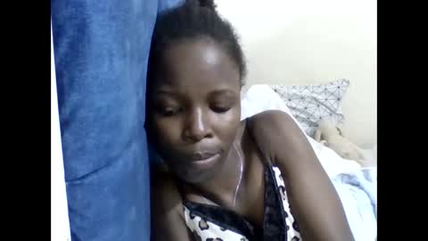 Snapshot of pretty_petite_ebony chatting on 27, 5, 2026 pretty_petite_ebony online show from 27, 5, 2026