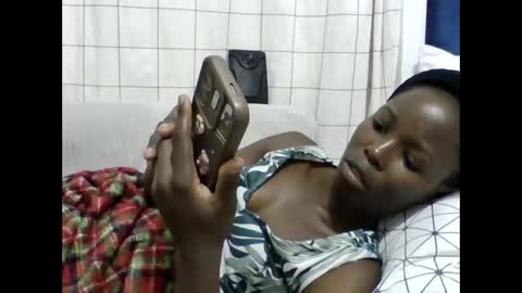 Snapshot of pretty_petite_ebony chatting on 7, 6, 2026 pretty_petite_ebony online show from 7, 6, 2026