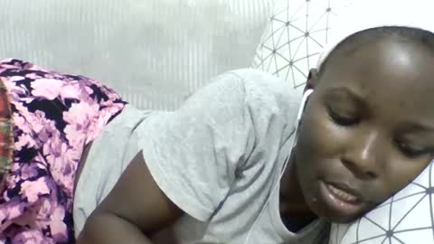 Snapshot of pretty_petite_ebony chatting on 12, 6, 2026 pretty_petite_ebony online show from 12, 6, 2026