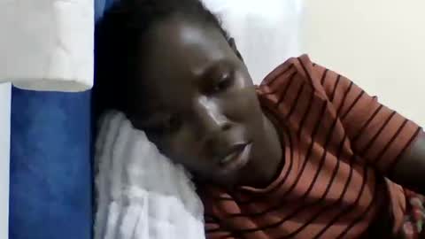 pretty_petite_ebony online show from 19, 7, 2026