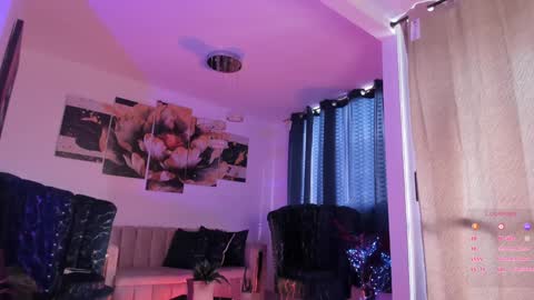 pretty_pettite online show from 16, 12, 2024