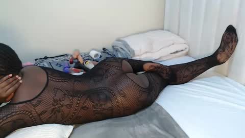 Essy online show from 9, 11, 2025