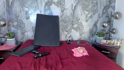 Snapshot of pretty_wannda chatting on 24, 4, 2026 online show from 24, 4, 2026