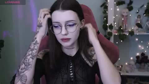 Violet online show from 10, 3, 2026