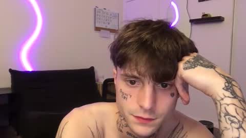 pretty boy online show from 22, 11, 2025