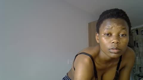 Snapshot of prettycoco_ chatting on 6, 4, 2026 coco online show from 6, 4, 2026