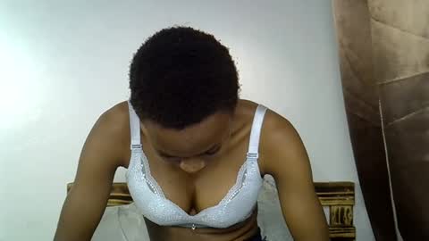 Snapshot of prettycoco_ chatting on 19, 4, 2026 coco online show from 19, 4, 2026