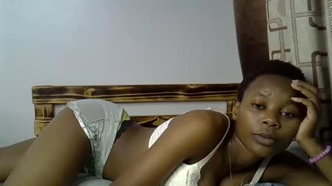 Snapshot of prettycoco_ chatting on 27, 4, 2026 coco online show from 27, 4, 2026
