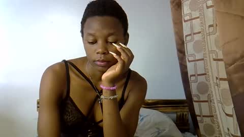Snapshot of prettycoco_ chatting on 6, 5, 2026 coco online show from 6, 5, 2026