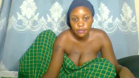 Snapshot of prettydarkskin002 chatting on 6, 10, 2025 SHANIA online show from 6, 10, 2025