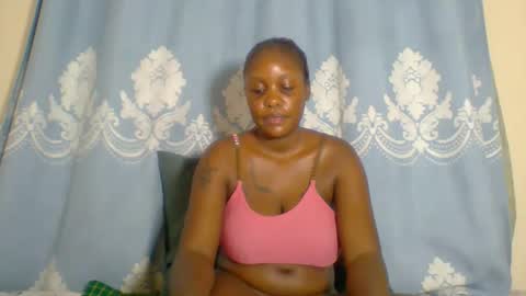 Snapshot of prettydarkskin002 chatting on 8, 11, 2025 SHANIA online show from 8, 11, 2025