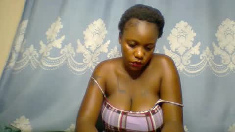 Snapshot of prettydarkskin002 chatting on 20, 11, 2025 SHANIA online show from 20, 11, 2025