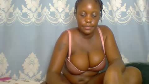 Snapshot of prettydarkskin002 chatting on 14, 2, 2026 SHANIA online show from 14, 2, 2026