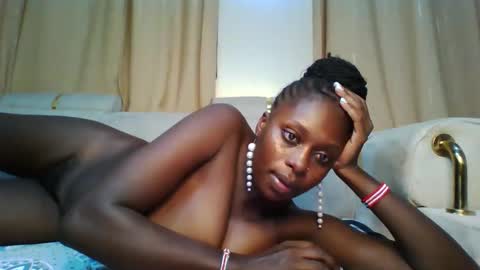 Snapshot of prettydulce chatting on 13, 11, 2025 prettydulce online show from 13, 11, 2025