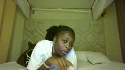 Snapshot of prettydulce chatting on 2, 5, 2026 prettydulce online show from 2, 5, 2026
