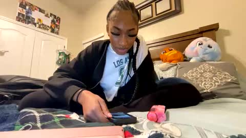 prettyfacefemale online show from 12, 2, 2026