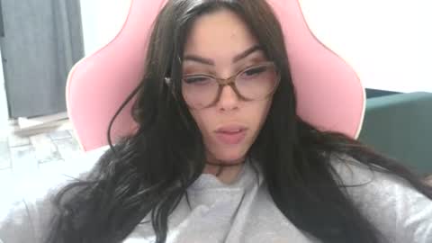 prettyjulliette online show from 15, 6, 2026