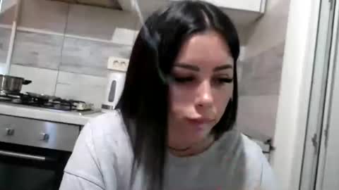 prettyjulliette online show from 2, 7, 2026