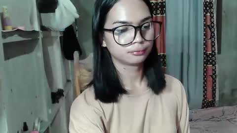 prettykhelcy online show from 27, 4, 2026