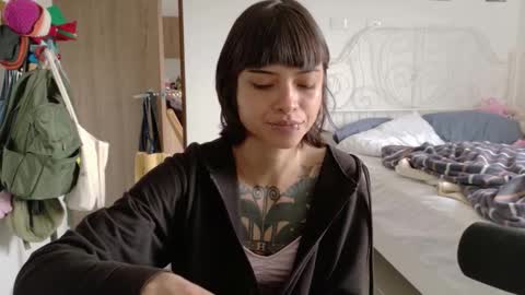 Juli online show from 1, 2, 2026