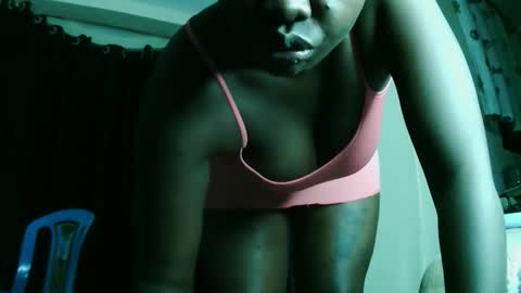 Snapshot of prettyreen chatting on 22, 5, 2026 prettyreen online show from 22, 5, 2026