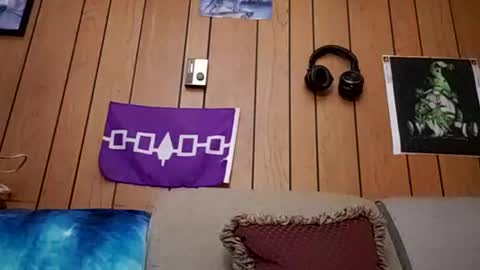 prettysolidd7 online show from 23, 2, 2025