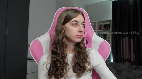 Snapshot of prettysomething chatting on 8, 5, 2026 Sophie next stream will be at Monday i will wait you guys online show from 8, 5, 2026