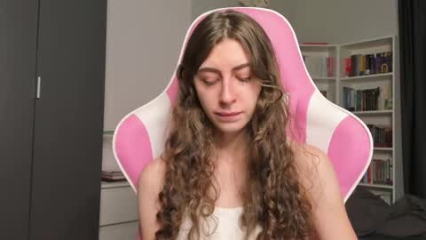 Snapshot of prettysomething chatting on 14, 5, 2026 Sophie next stream will be at Monday i will wait you guys online show from 14, 5, 2026
