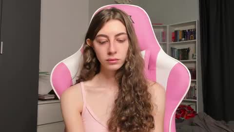 Snapshot of prettysomething chatting on 15, 5, 2026 Sophie next stream will be at Monday i will wait you guys online show from 15, 5, 2026