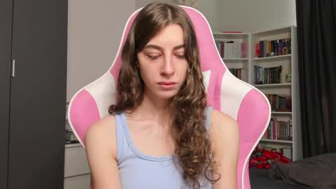 Snapshot of prettysomething chatting on 25, 5, 2026 Sophie next stream will be at Monday i will wait you guys online show from 25, 5, 2026