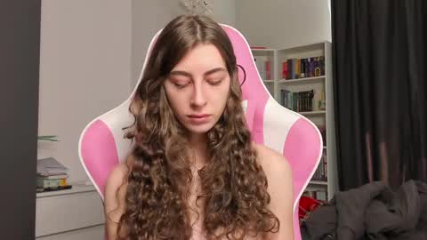 Snapshot of prettysomething chatting on 26, 5, 2026 Sophie next stream will be at Monday i will wait you guys online show from 26, 5, 2026
