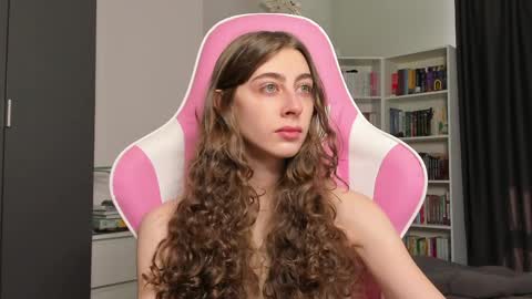 Snapshot of prettysomething chatting on 2, 6, 2026 Sophie next stream will be at Monday i will wait you guys online show from 2, 6, 2026