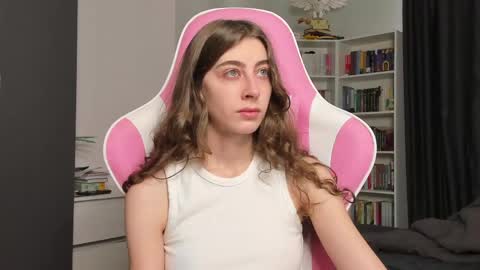 Snapshot of prettysomething chatting on 4, 6, 2026 Sophie next stream will be at Monday i will wait you guys online show from 4, 6, 2026